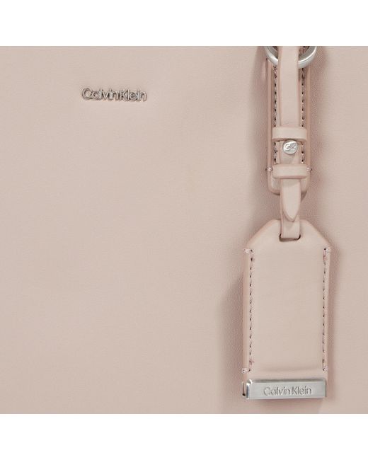 Calvin Klein Natural Handtasche ck must shopper md k60k610736 shadow gray pe1