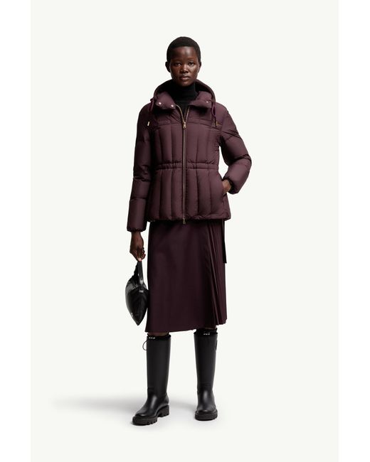 Plumífero Corto Con Capucha Y Acolchado Vertical Estom, Mujer, Talla Moncler de color Purple
