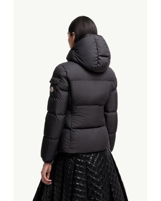 Moncler Fourmines ショートダウンジャケット Black
