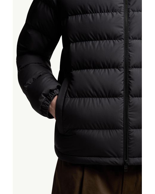 メンズ Moncler Laveraet ショートダウンジャケット Black