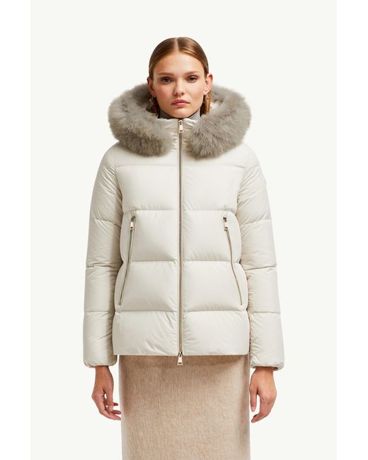Moncler Laichefurショートダウンジャケット Natural