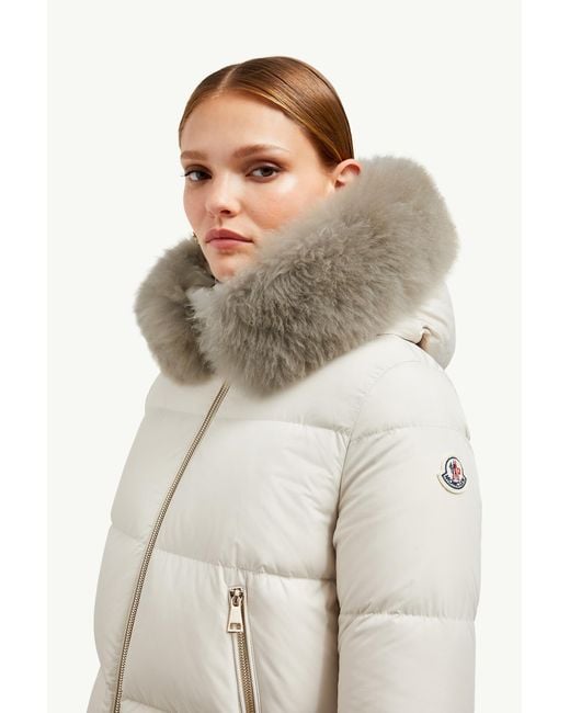 Moncler Laichefurショートダウンジャケット Natural