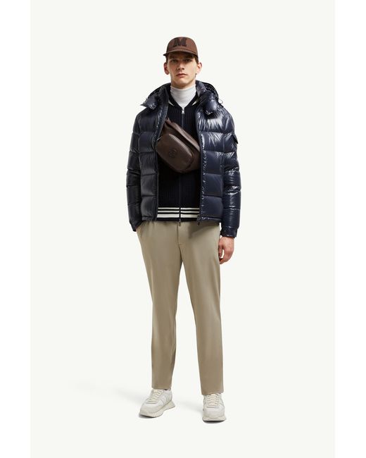 Moncler Maya Kurze Daunenjacke Mit Kapuze, Herren, Größe in Blue für Herren