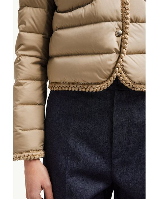 Moncler Natural Gencay Kurze Daunenjacke Mit Geflochtenem Besatz, Damen, Größe