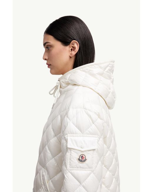 Moncler Diamond-Quilted Hooded Short Down Jacket in White | Lyst