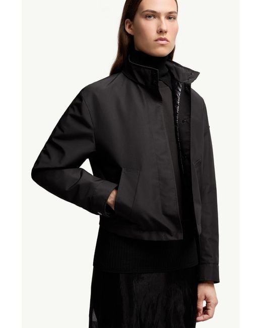 Doudoune Courte Krovanh X Ee72 Par Edward Enninful Moncler x Edward Enninful en coloris Black