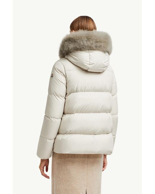 Moncler Laichefurショートダウンジャケット Natural