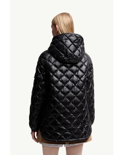 Doudoune Courte À Capuche Et Matelassage En Losange Moncler en coloris Black
