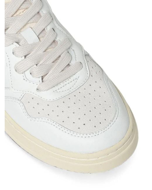 Autry White Medalist Low Sneakers