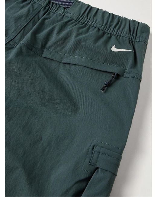 Nike ACG Smith Summit gerade geschnittene wandelbare Cargohose aus einer Nylon-Mischung und CORDURA® in Green für Herren