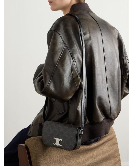Céline Triomphe Umhängetasche aus beschichtetem Canvas mit Logoprint und Lederbesatz in Gray für Herren