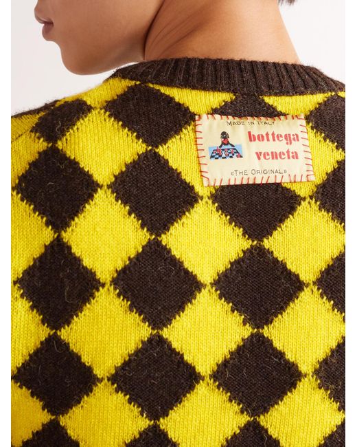 Bottega Veneta Pullover aus Wolle mit Argyle-Intarsienmuster und Logoapplikation in Yellow für Herren