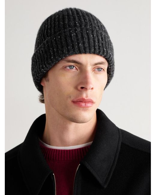 Ribbed Donegal Cashmere Beanie di Inis Meáin in Black da Uomo