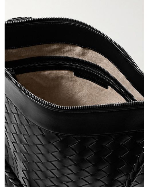 Bottega Veneta Black Flat Andiamo Intrecciato Leather Messenger Bag for men