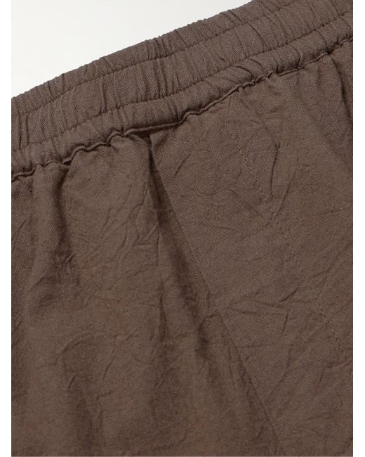 Pantaloni a gamba affusolata in cotone increspato Assembly di Folk in Brown da Uomo