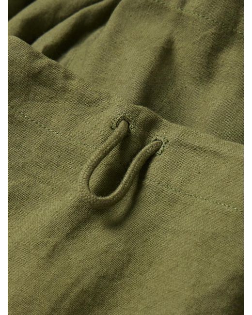 STORY mfg. Salt weit geschnittene Shorts aus Flammgarn aus Biobaumwolle mit Kordelzugbund und Stickerei in Green für Herren