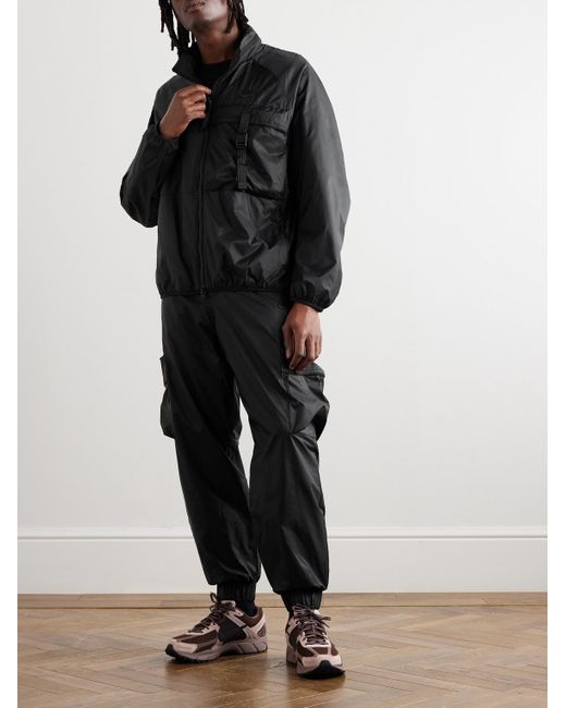 Nike Tech Jacke aus Micro-Ripstop mit Logostickerei in Black für Herren