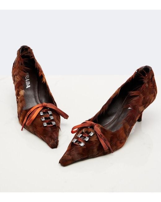 Pumps di Prada in Brown