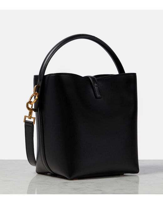 Bolso Saco Le 37 De Piel Saint Laurent de color Black