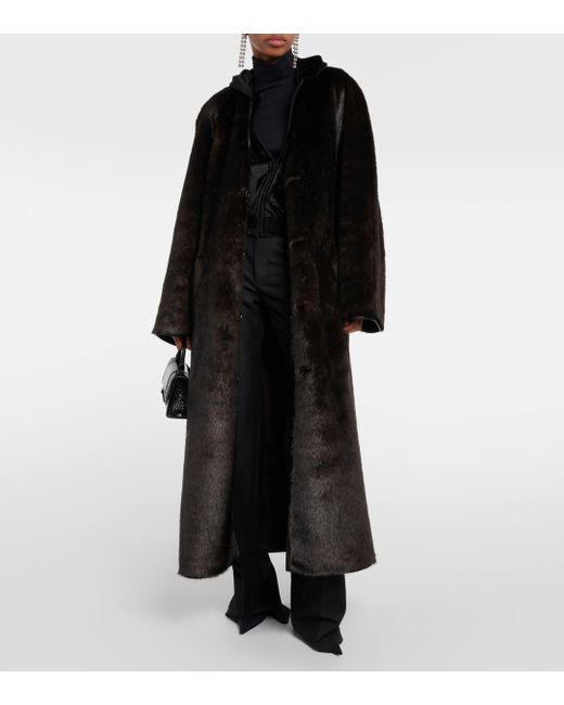 Manteau en fourrure synthetique Balenciaga en coloris Black