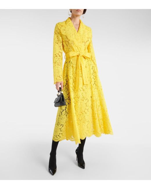 Dolce & Gabbana Yellow Trenchcoat Aus Floraler Kordelspitze Mit Logo
