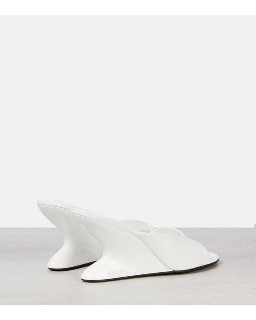 Pumps Con Zeppa Curve 75 di Alaïa in White