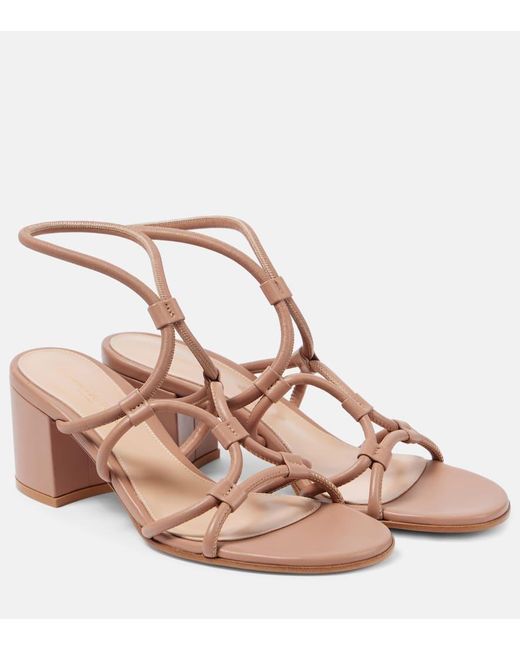 【Gianvito Rossi】 Cage 60レザーサンダル Gianvito Rossi Cage 60 Leather Sandals in Pink | Lyst