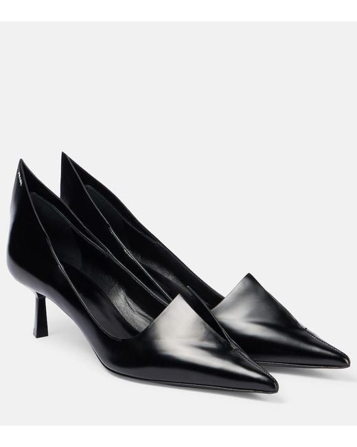Salones De Piel Prada de color Black