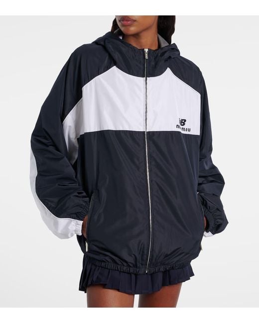 X New Balance Chaqueta Deportiva De Popelin Miu Miu de color Blue