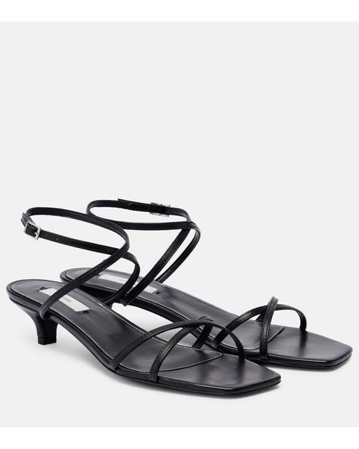 Sandalias De Piel Totême  de color Black