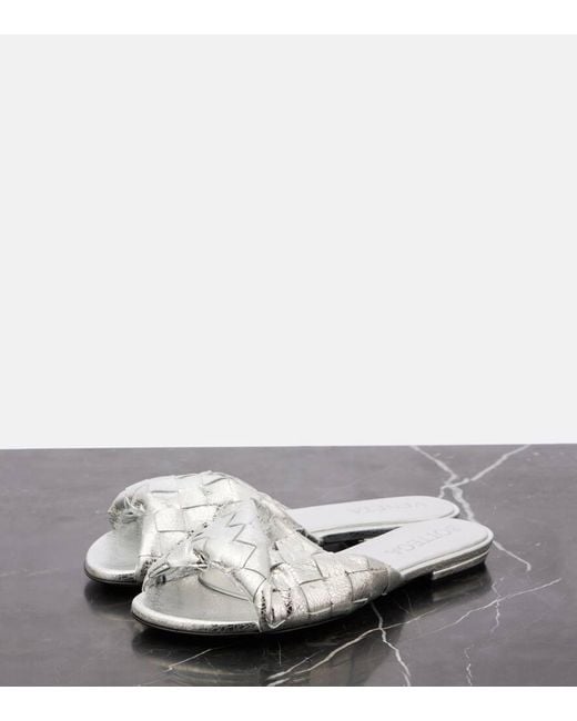 Mules Blink di Bottega Veneta in White