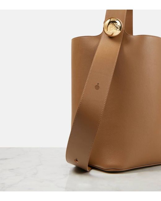 Loewe Brown Bucket Bag Pebble Medium Aus Leder
