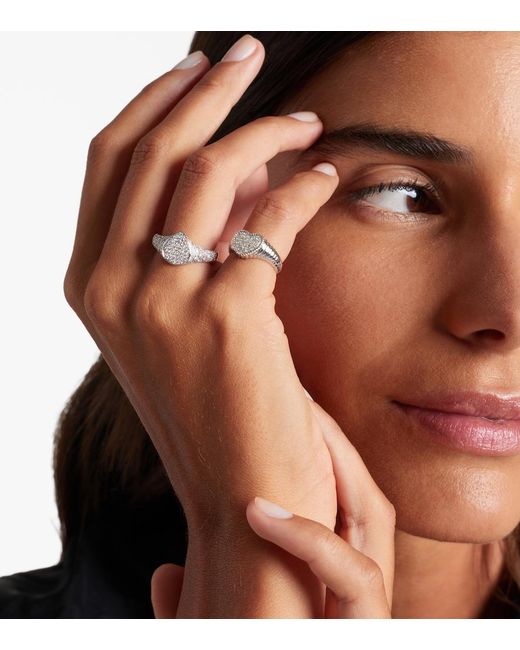 Yvonne Léon White Baby 9Kt Pinky Ring With Diamonds