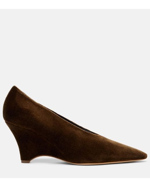 Le Monde Beryl Brown Victoria 70 Velvet Wedges