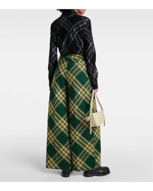 Pantalon ample en laine a carreaux Burberry en coloris Green