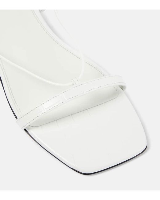 Sandali in pelle stampata di Totême  in White