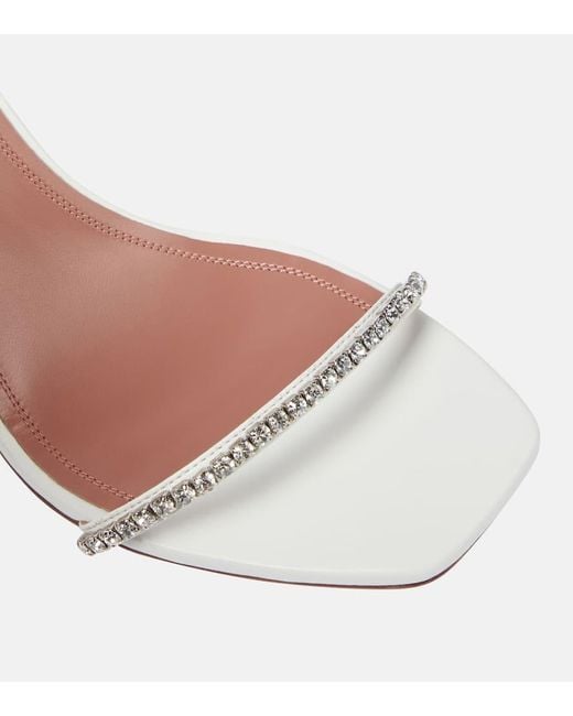 Sandalias Gilda Glass de piel y PVC adornadas AMINA MUADDI de color White