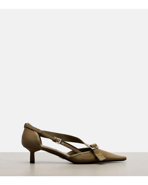 Pumps di Prada in Brown