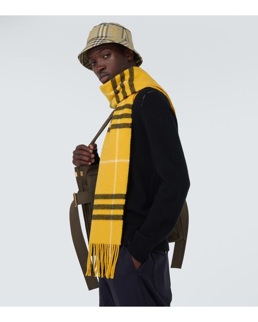 Vedholdende Køre ud Bare overfyldt Burberry Check Wool And Cashmere Scarf in Yellow for Men | Lyst