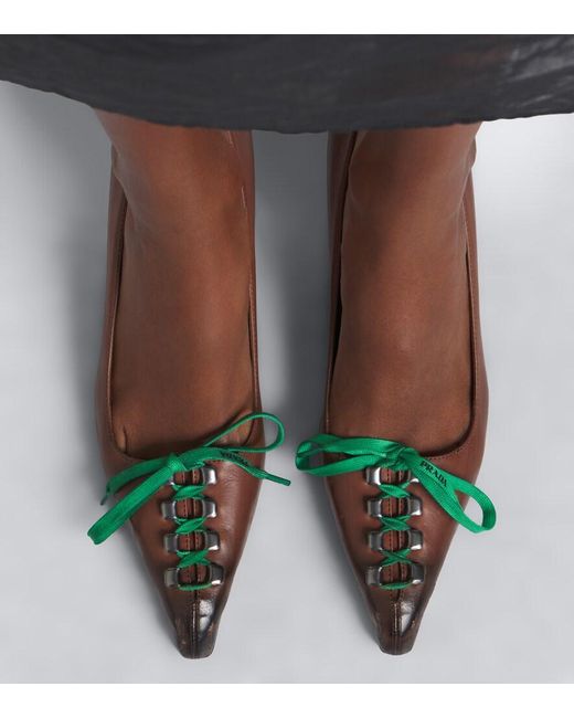 Pumps Stringate di Prada in Brown