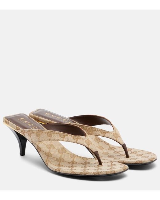 Gucci Vittoria Gg Canvas Thong Sandals in Natural | Lyst