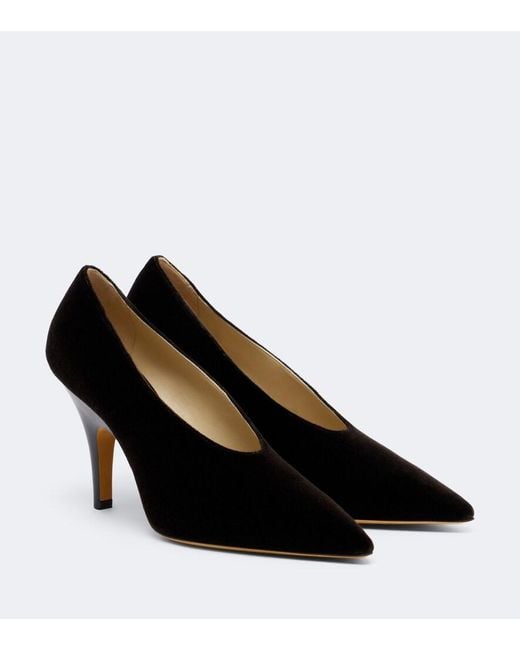 Le Monde Beryl Black Petra Velvet Pumps