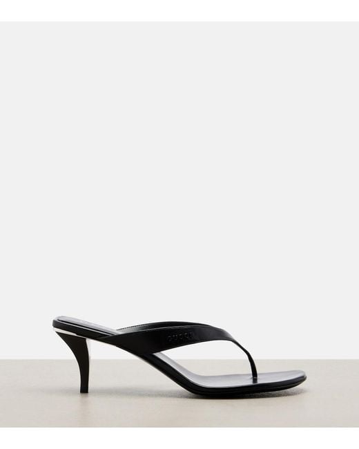 Gucci Black Vittoria Leather Thong Sandals