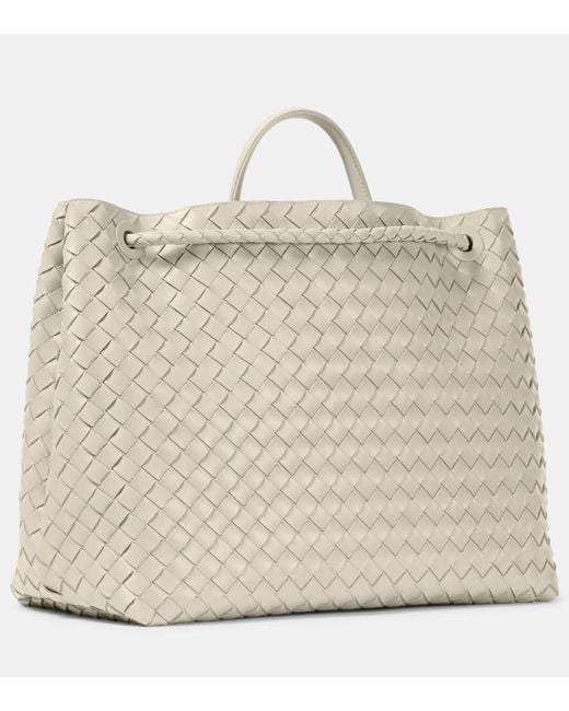 Borsa Andiamo Large di Bottega Veneta in Natural