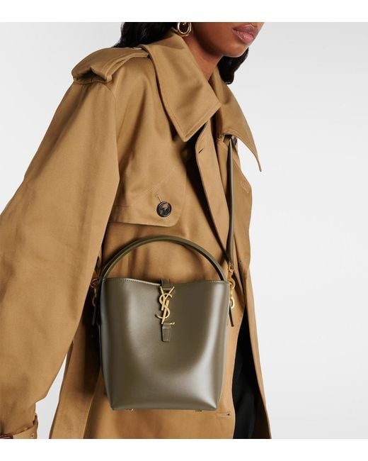 Bolso Saco Le 37 De Piel Saint Laurent de color Green