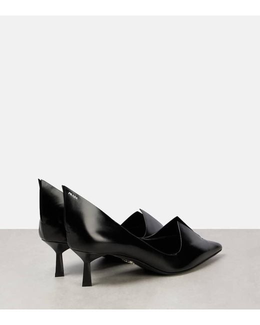 Salones De Piel Prada de color Black