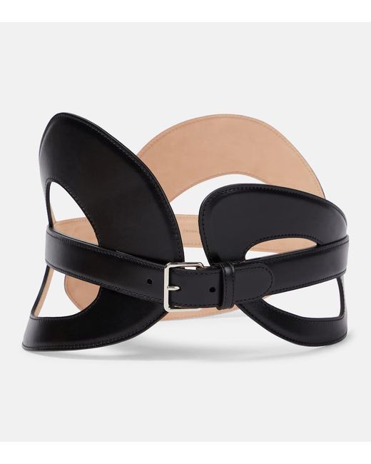 Cinturon de piel curvado Alexander McQueen de color Black
