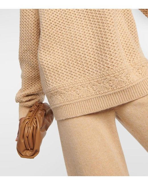 Pullover in crochet di cashmere di Loro Piana in Natural