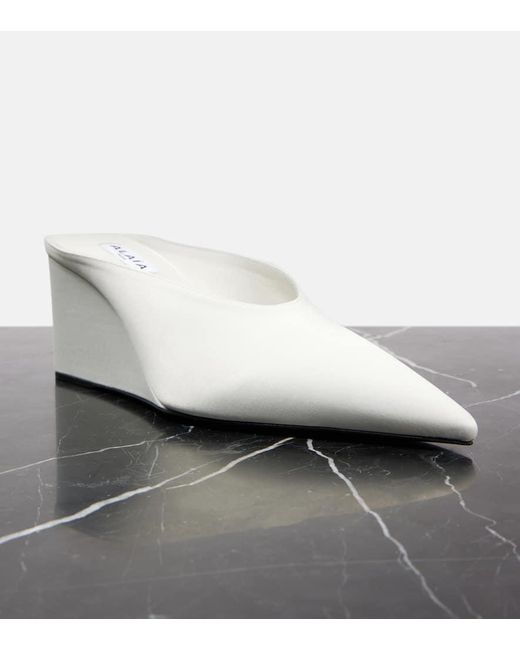 Pumps Cube Pointy 75 di Alaïa in White