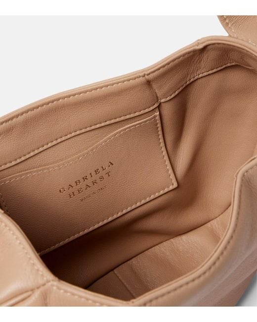 Gabriela Hearst Natural Clutch Soft Demi Aus Leder